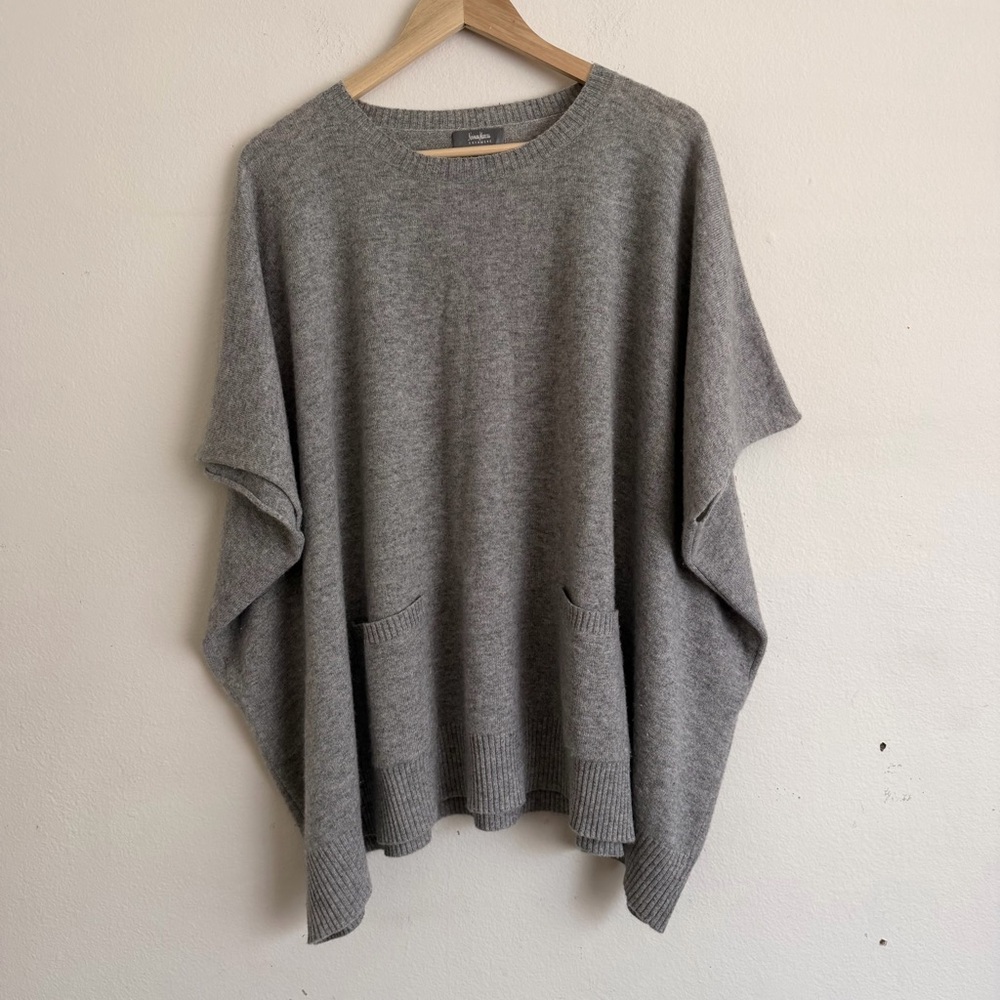 Neiman Marcus 100% Cashmere Relaxed Gray Poncho Sweater Soft With Pockets Size S